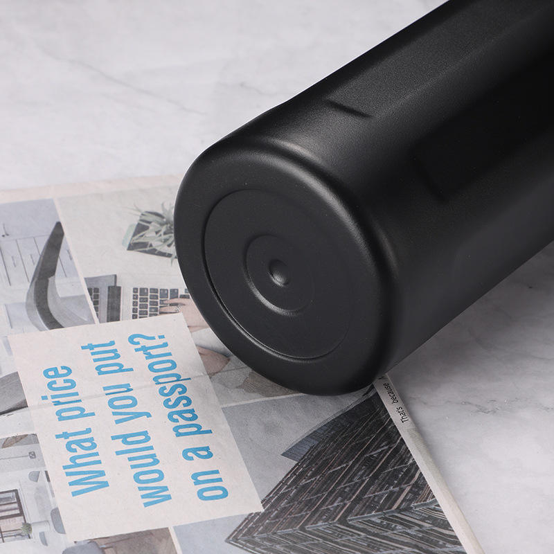 Stylish Metal Water Bottle - Image 4